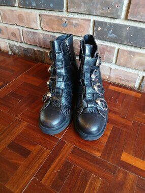 Aerosoles Gavyn Multi Buckle Biker Ankle Booties Crackled Black Leather Size 8.5